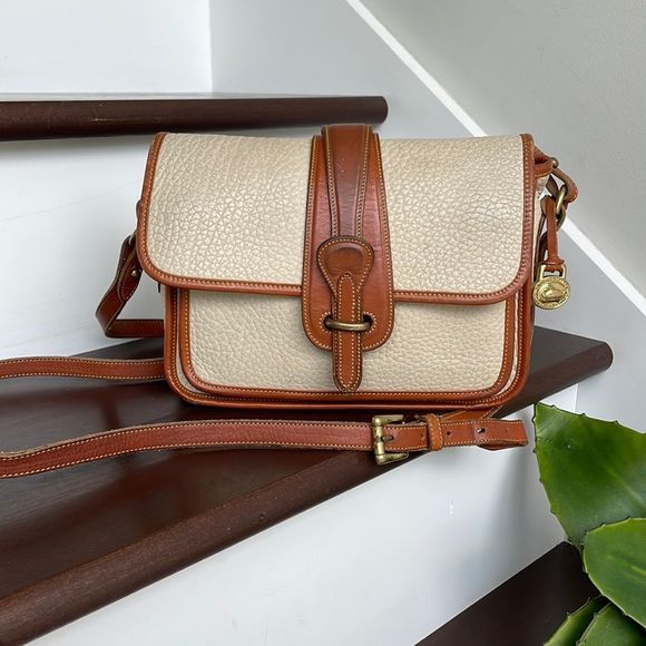 Dooney & Bourke Handbags - Dooney and Bourke vintage crossbody handbag shoulder purse